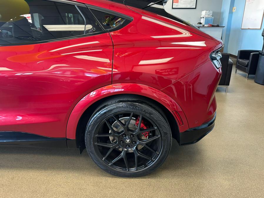 Vehicle image 18 of 65