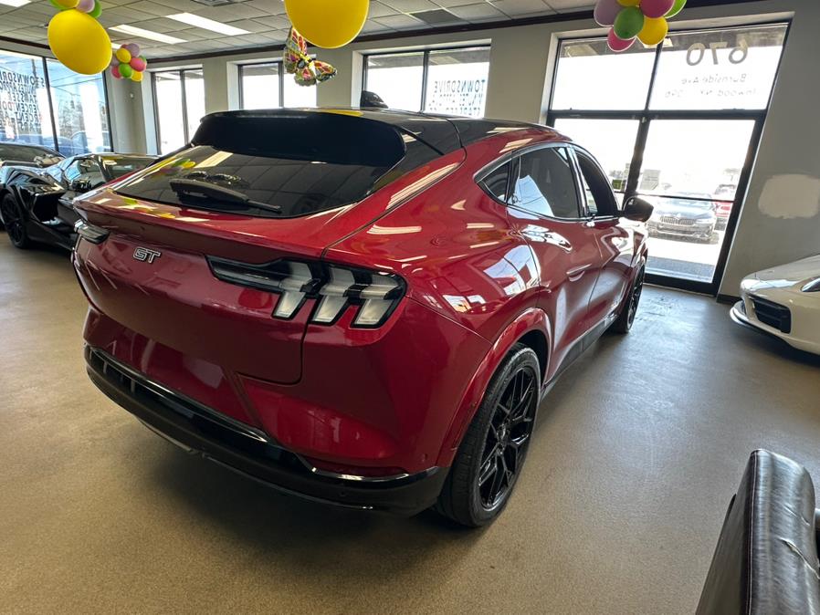 Vehicle image 9 of 65