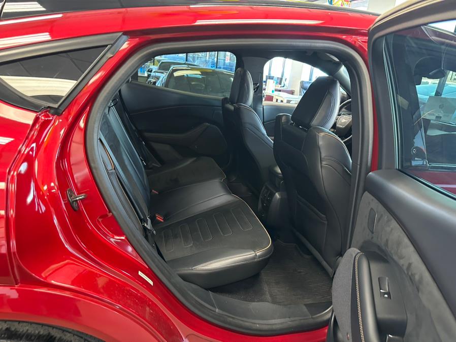 Vehicle image 34 of 65