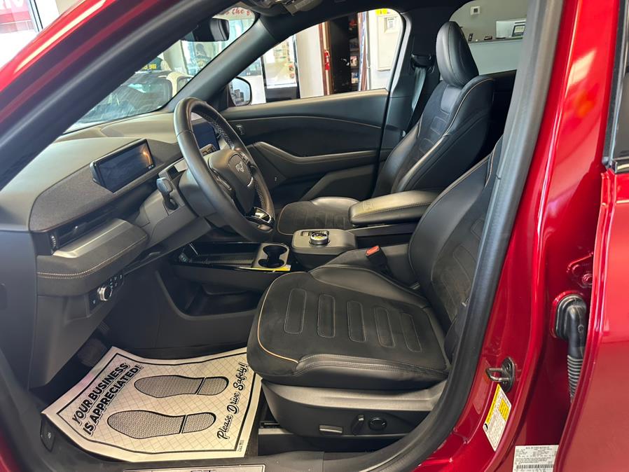 Vehicle image 24 of 65