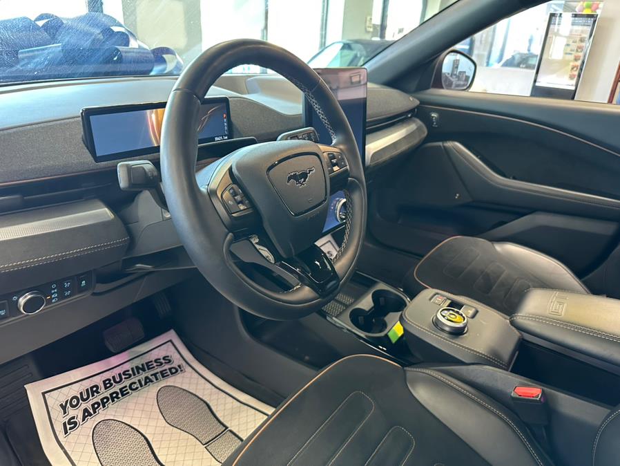 Vehicle image 22 of 65
