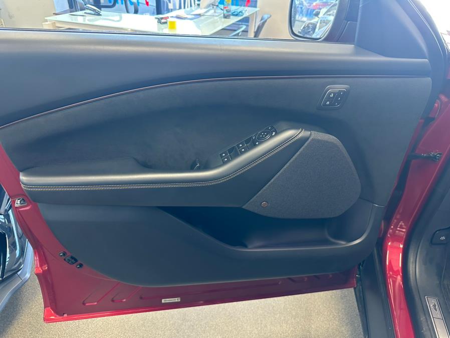 Vehicle image 23 of 65
