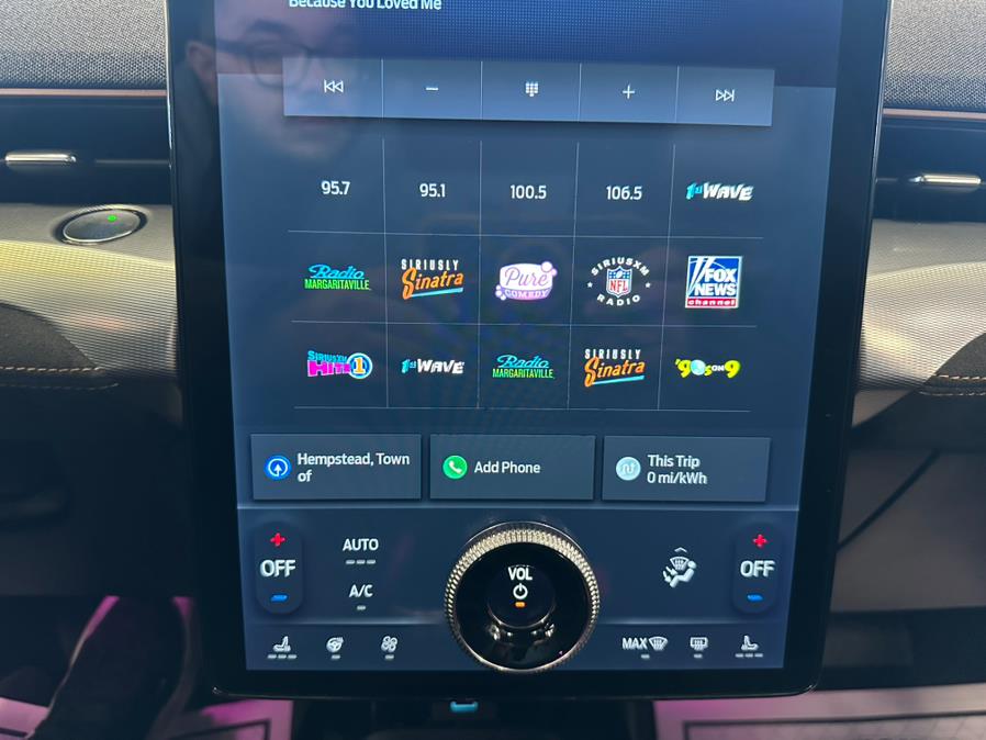 Vehicle image 58 of 65