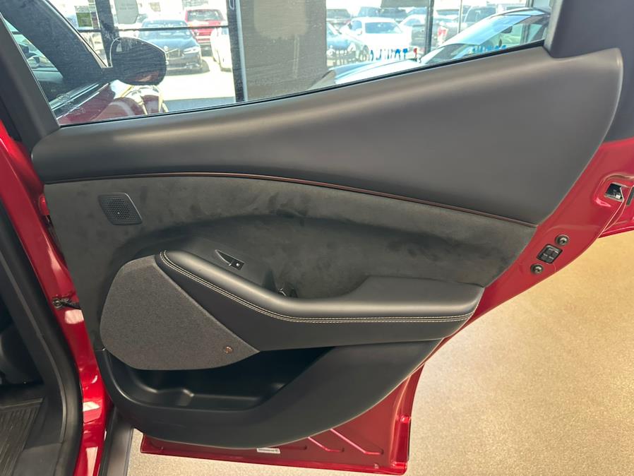 Vehicle image 36 of 65
