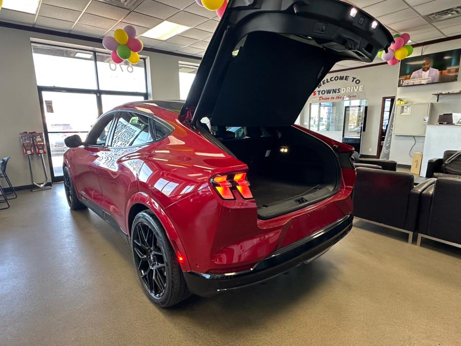 Vehicle image 20 of 65