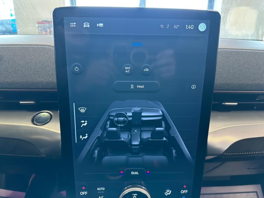 Vehicle image 62 of 65