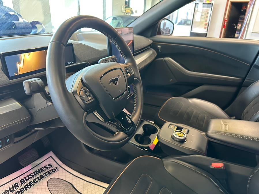Vehicle image 26 of 65