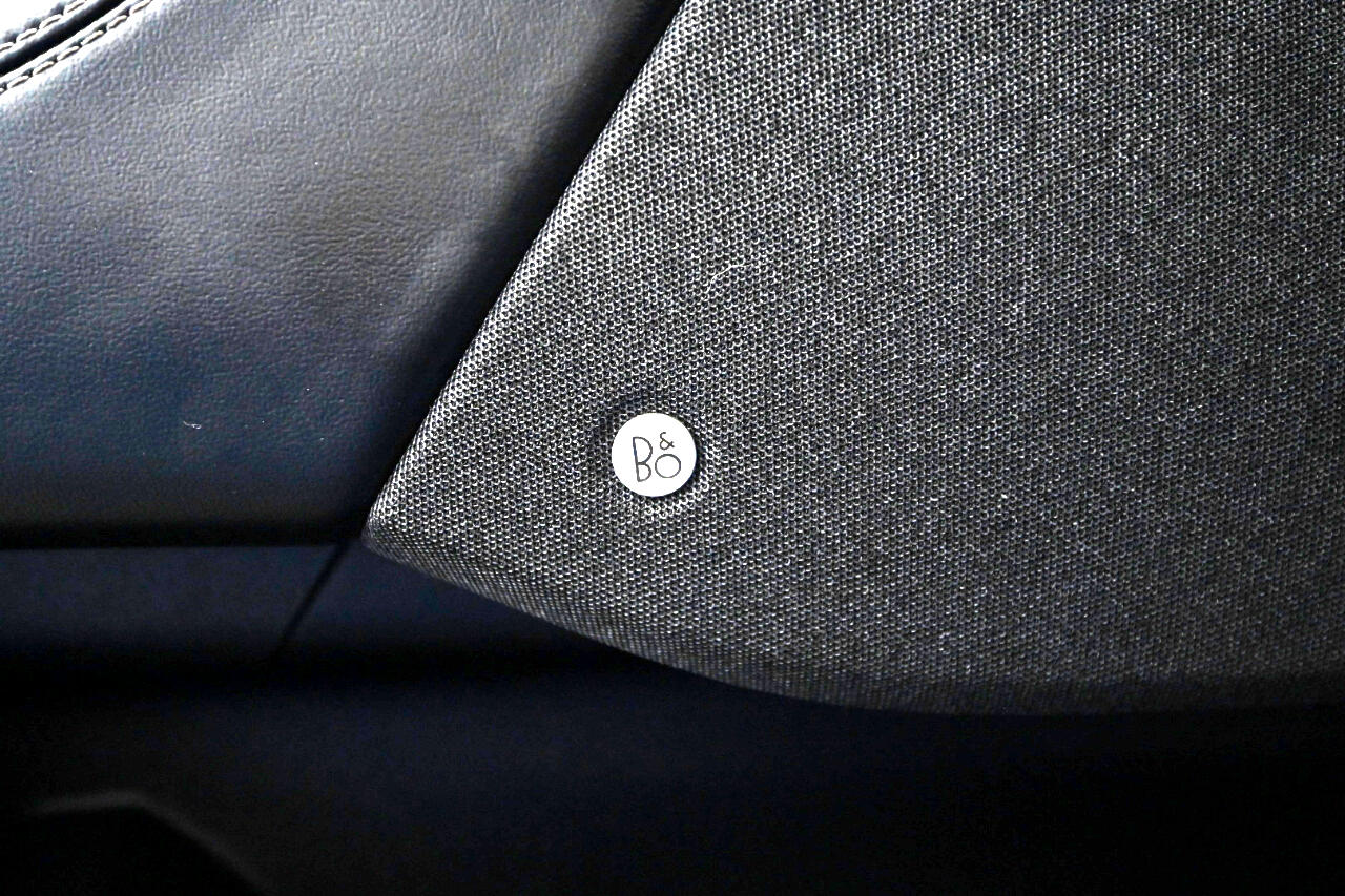 Vehicle image 35 of 48