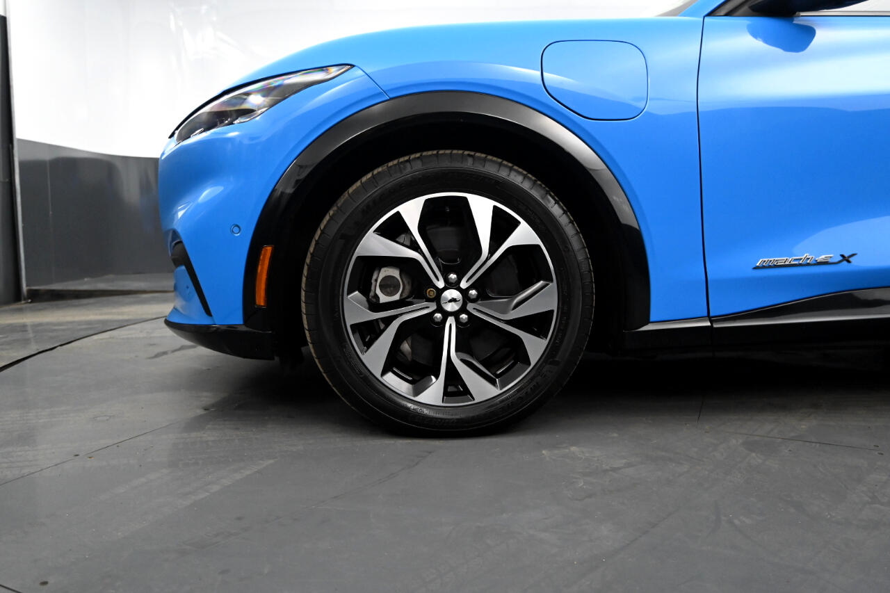 Vehicle image 11 of 48