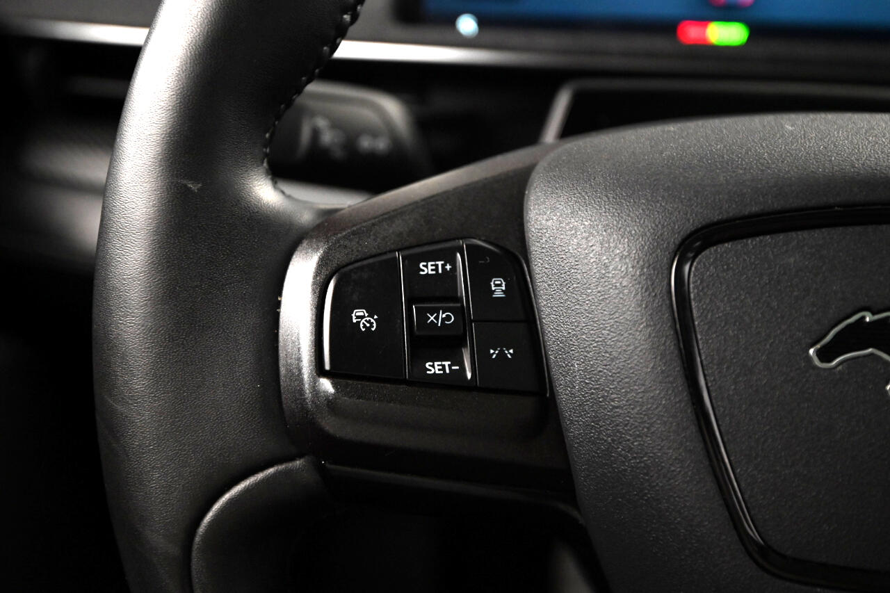Vehicle image 34 of 48