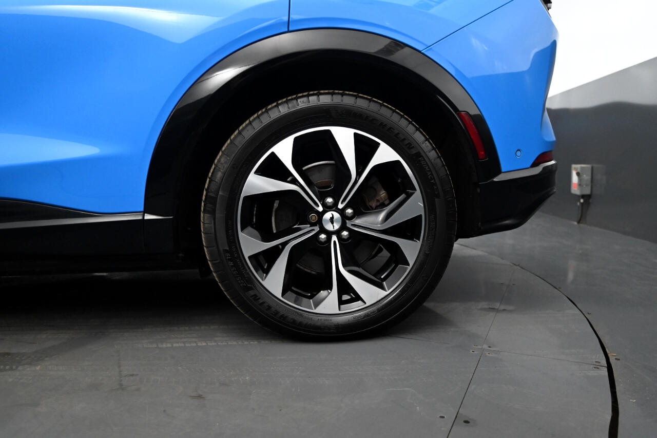 Vehicle image 14 of 48