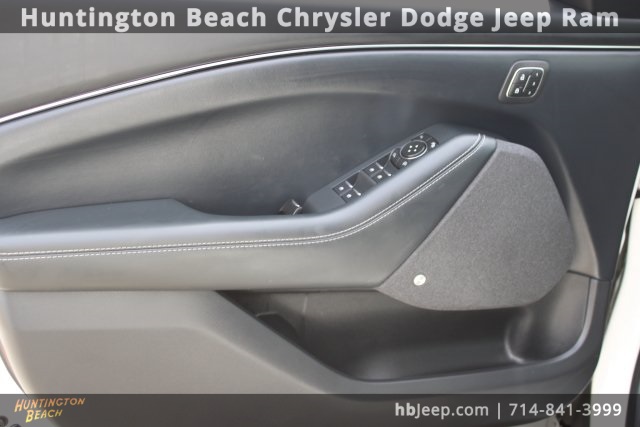 Vehicle image 11 of 43