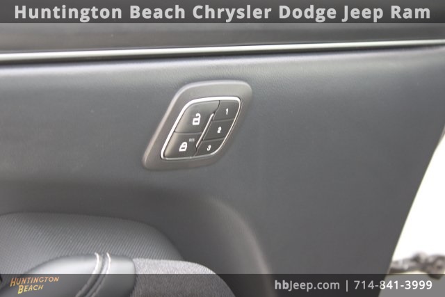 Vehicle image 13 of 43