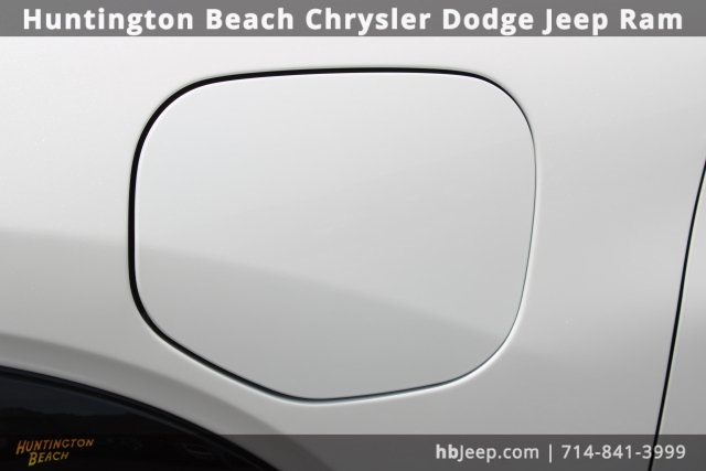Vehicle image 10 of 43