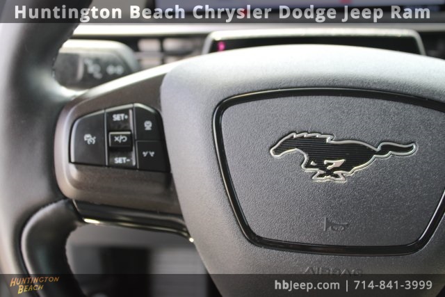 Vehicle image 23 of 43