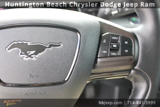 Vehicle image 22 of 43