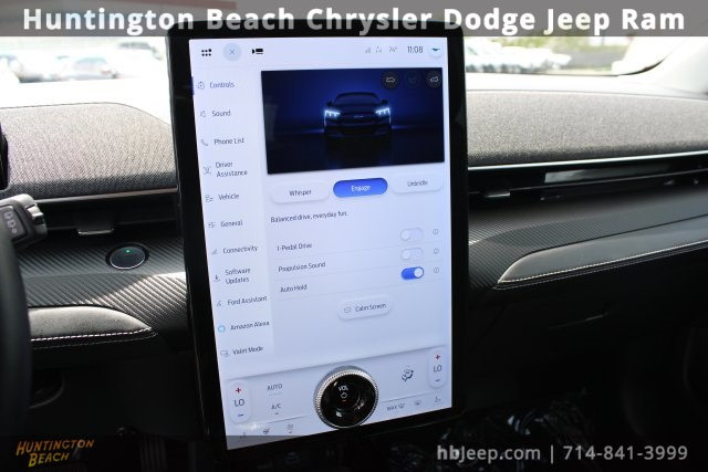 Vehicle image 31 of 43