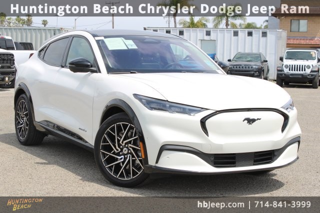 Vehicle image 3 of 43