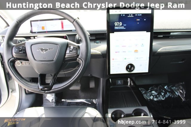 Vehicle image 15 of 43
