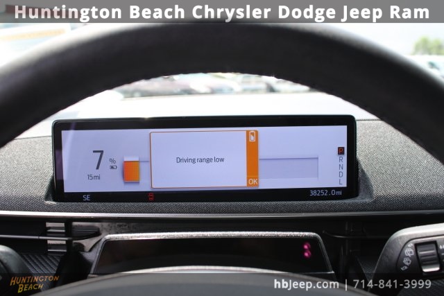 Vehicle image 25 of 43