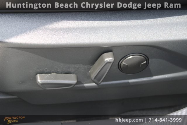 Vehicle image 36 of 43