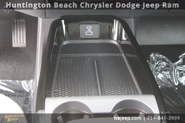 Vehicle image 20 of 43