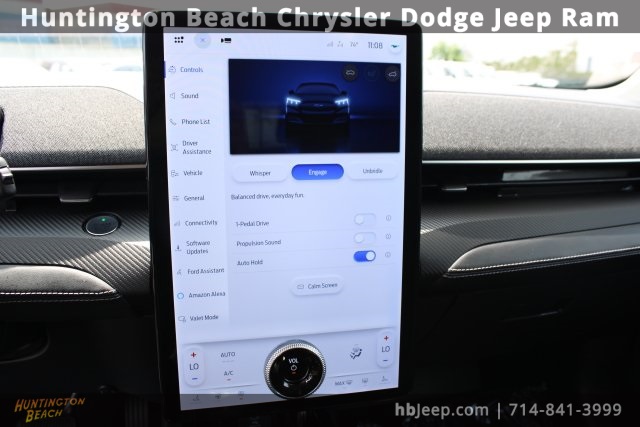 Vehicle image 28 of 43