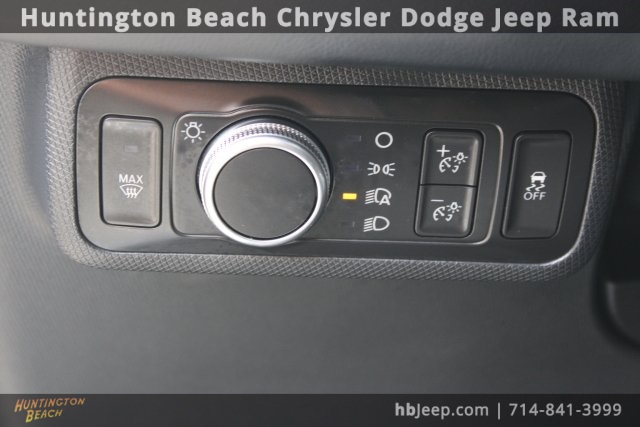 Vehicle image 14 of 43