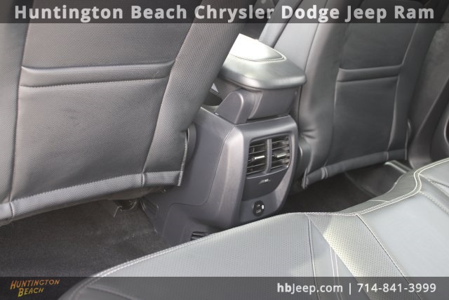 Vehicle image 38 of 43