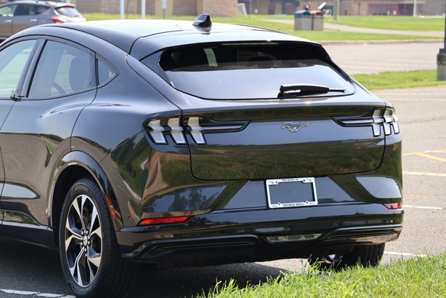 Vehicle image 9 of 29