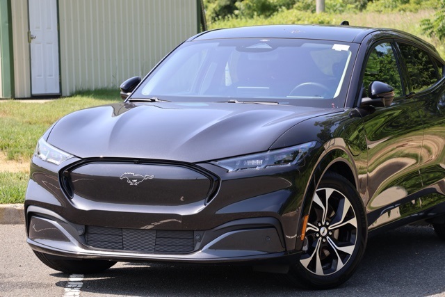 Vehicle image 2 of 29