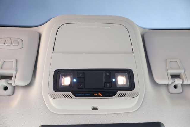Vehicle image 27 of 29