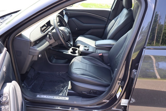 Vehicle image 15 of 29