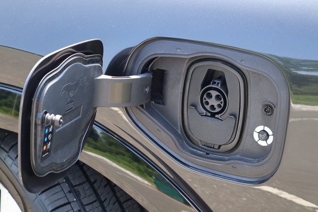 Vehicle image 22 of 29