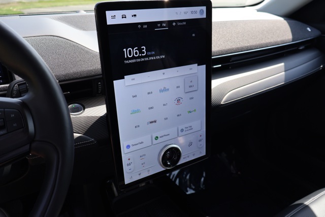 Vehicle image 18 of 29