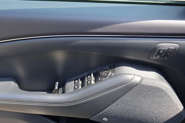 Vehicle image 20 of 29