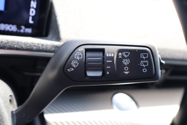 Vehicle image 25 of 29