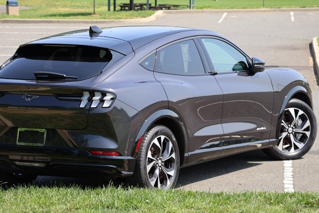 Vehicle image 6 of 29