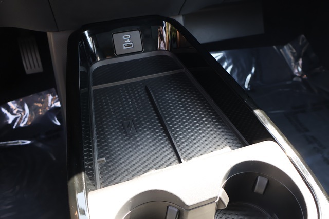Vehicle image 28 of 29