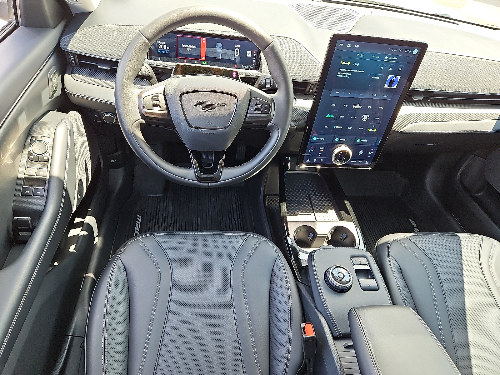 Vehicle image 12 of 31