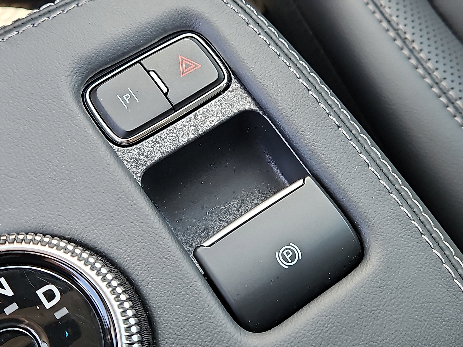Vehicle image 26 of 31