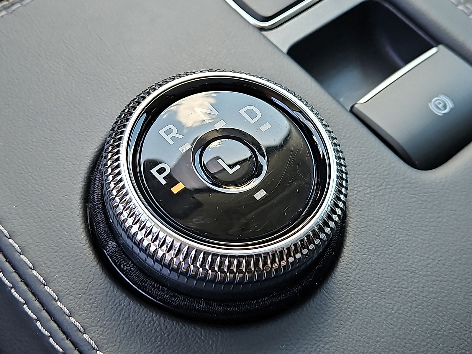 Vehicle image 16 of 31