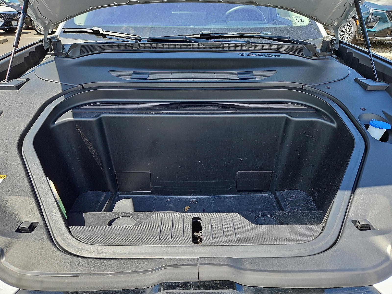 Vehicle image 28 of 31