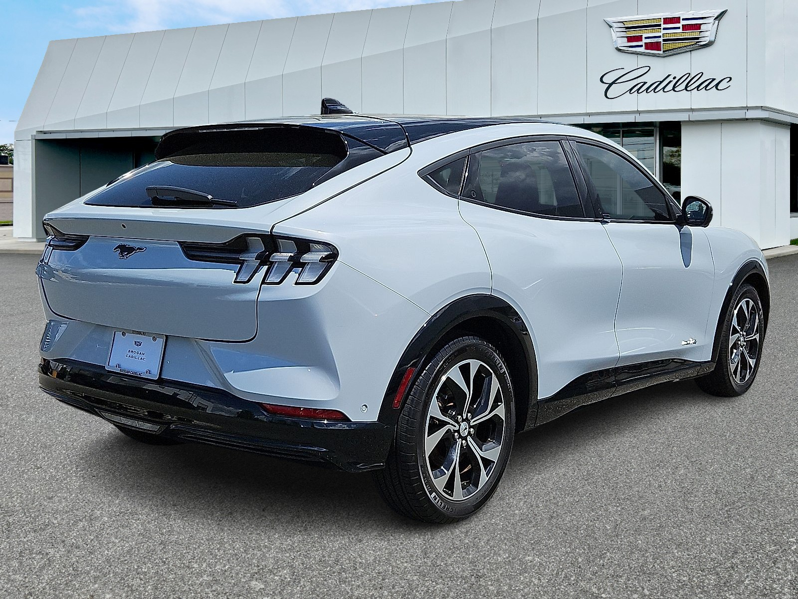 Vehicle image 5 of 31