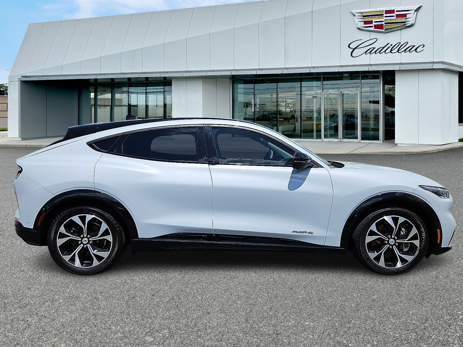 Vehicle image 4 of 31