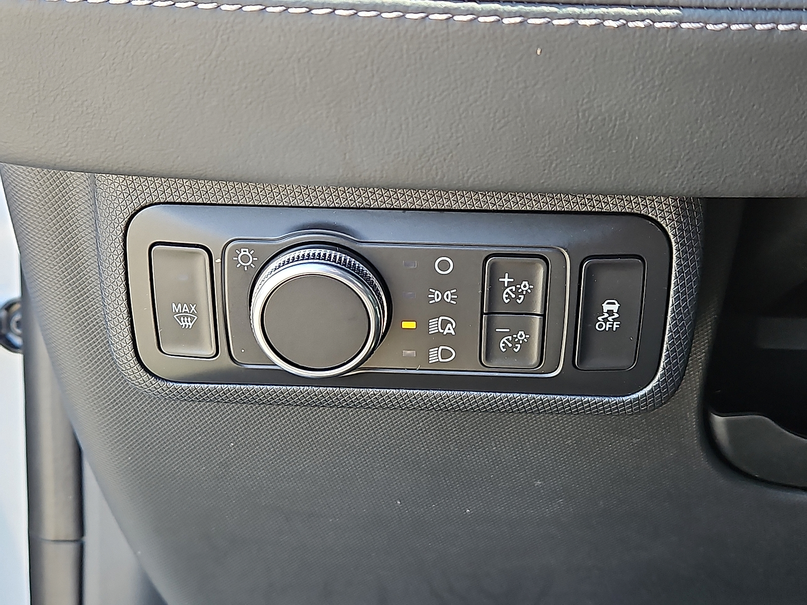 Vehicle image 24 of 31