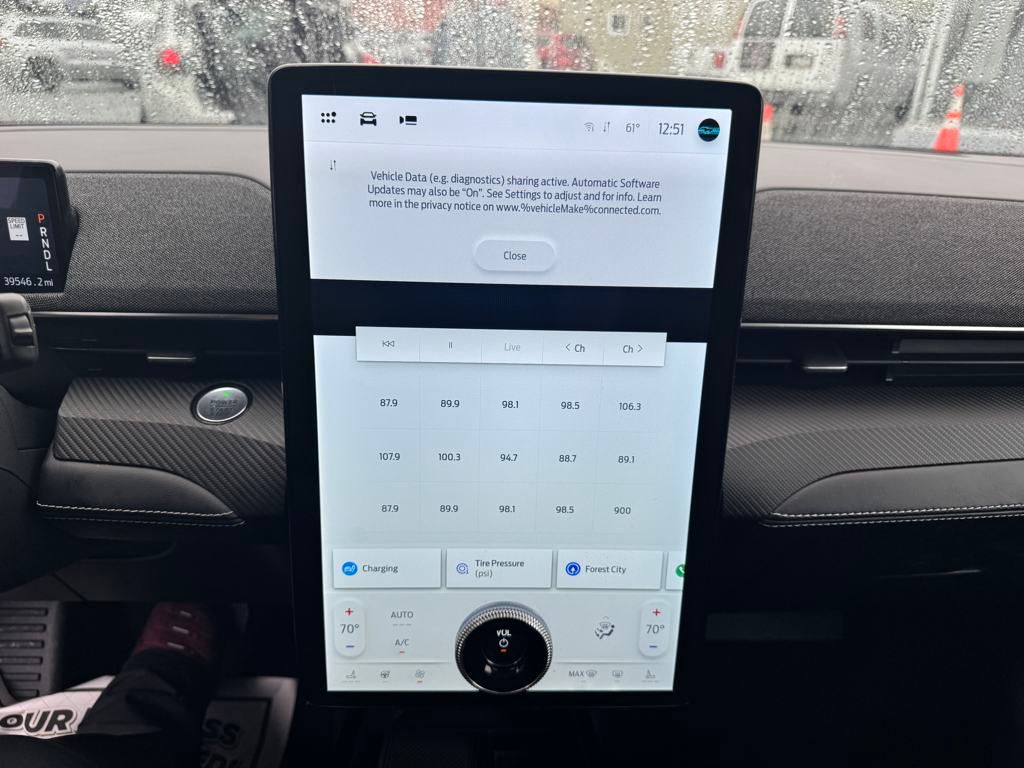 Vehicle image 16 of 19