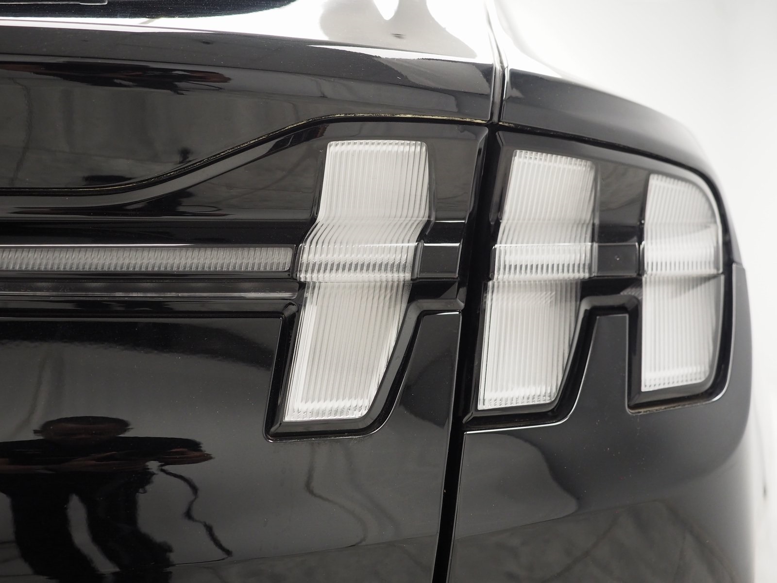 Vehicle image 11 of 40