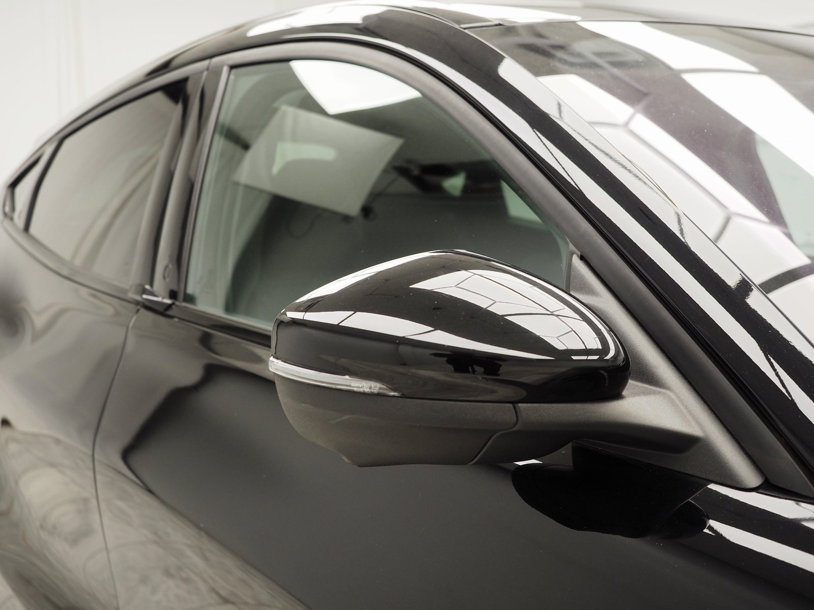 Vehicle image 13 of 40