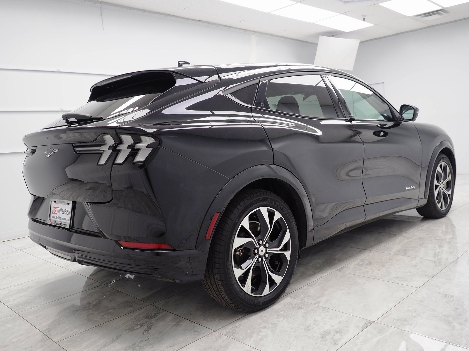 Vehicle image 4 of 40